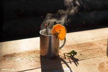 Апельсиновый чай / Апельсиновый чай в лесной беседке