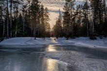 Весенний лед / Замерзшая речка