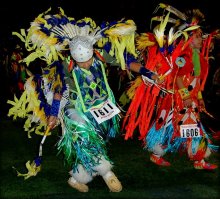 Pow Wow. Grass Dancing / Pow Wow - Aboriginal Dancing Festival, Toronto, снежань 2007.