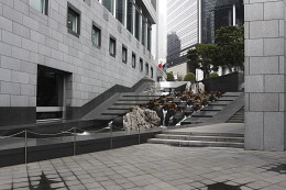 Из стекла и бетона / Снято в Гонконге, около банка Китая.