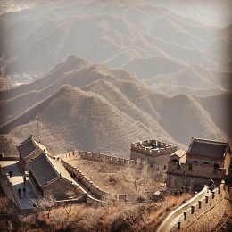 Вид с вершины Великой Китайской Стены / Вид с вершины Великой Китайской Стены