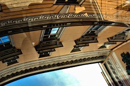 Под другим углом / (хронотоп)