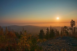 Красный рассвет / Туманное утро