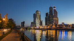 Москва сити / панорама из 5 вертикальных кадров