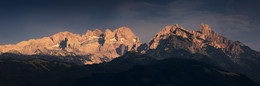 Вечерние вершины / Панорама горного массива Дахштайн (Dachstein), Верхняя Австрия, июль 2015.