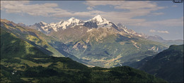 Тетнулди / Гора Тетнулди (4869 м) расположена в Безенгийской стене Большого Кавказа. ледники, стекающие с её склонов, дают начало крупной кавказской реке - Ингури.

Горная Сванетия. Грузия