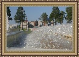 Рябиновый бульвар с фонтанами. / Фото запихнул в рамку :)