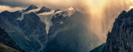 Про горы, ледники и света водопад... / Снято в долине реки Терскол, в Приэльбрусье.Только кончился дождь в горах.
http://www.youtube.com/watch?v=txQ6t4yPIM0