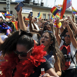 &nbsp; / LGBT march

Стокгольм

http://photoclub.by/work/476483?id_auth_photo=2965