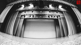 Зал / Пока пустой