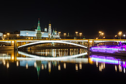 отражение ночи / с ночной прогулки по Москве в один из летних вечеров