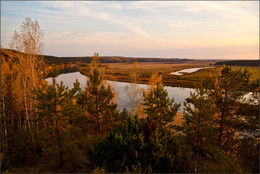 У берез и сосен, тихо бродит осень.. / Осень, берег, Сылва, вечер