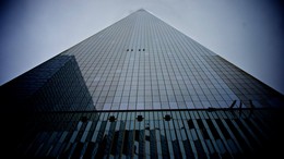 Подпирающие небо / Это здание нового Всемирного Торгового центра на Манхетане.
