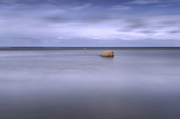 Камень в море / Балтийское море фотографии были сделаны летом