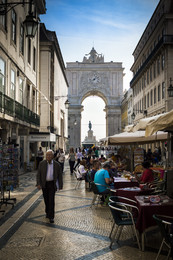 Лиссабон / улица R. Augusta. Вид на Praça do Comércio