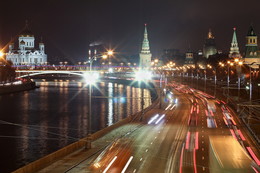 В потоке движения / Вид с Большого Москворецкого моста
