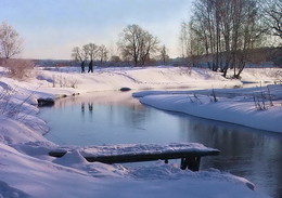 Зимний пейзаж с речкой. / Река Уча в Подмосковье.