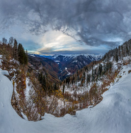 Простор долины, или пасмурный рассвет. / Абхазия. Долина реки Бзып (верховье). Ноябрь, 2015