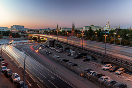 На закате дня... / Вид на Московский Кремль и Большой каменный мост