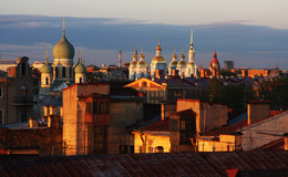последний луч заходящего солнца / Вечер.Крыши Санкт-петербурга.