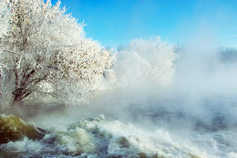 Зима,туман,иней / Тёплые воды в зимний морозный день......