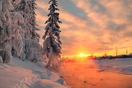 Рождественские закаты... / вечер в деревеньке на кануне рождества.