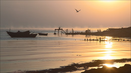 Когда море дышит ..... / Рассвет, Крым, море, лодки