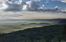 Зеленые холмы Африки / Кратер Нгоро-Нгоро, Танзания