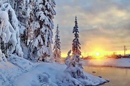 вечерние съёмки... / Танцуют звёзды вальс на небе бархатном,
Смешались все созвездья,Чудеса!!!
А белый снег песком рассыпан сахарным,
На землю, реки, горы и леса.