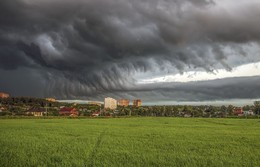 Будет гроза! / Перед грозой.
