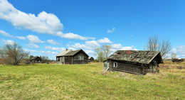 "Русь моя, деревянная Русь!" / "Русь моя, деревянная Русь!
 Я один твой певец и глашатай.
 Звериных стихов моих грусть 
 Я кормил резедой и мятой ..."
 С.Есенин