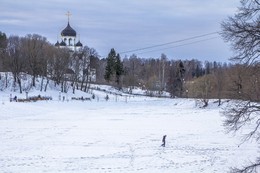 &nbsp; / Храм и пруд в пос.Воскресенское. Москва.