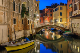 Венецианский канал / Ночная Венеция, канал, мост, лодка, отражения