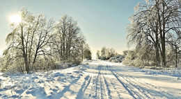 пасля завiрухi / дорога в снегу, солнечно, всё замело