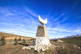 У каждого города, района свой символ! Памятник курице. Файзабад. Таджикистан / У каждого города, района свой символ! Памятник курице. Файзабад. Таджикистан