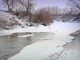 Зимняя полынья / Река Цон несет свои чистые воды в Оку.
