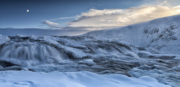 С уступов падая, задумчиво шумит... / Водопад Gullfoss, Исландия