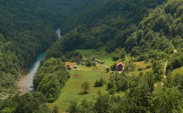 По берегам реки Тара / Черногория каньон реки Тара