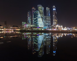 Москва-Сити / В первый раз сити увидела в таком отражение