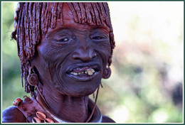 Женщина Хамер / Снимок женщины из племени Хамер сделан на юге Эфиопии в ноябре 2013 года.