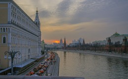 Закат. / Москва. Вид с Большого Москворецкого моста.