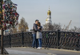 На мосту. / Москва. Мост. Двое.