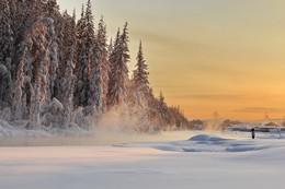 в лучах заката / вечерние прогулки у реки