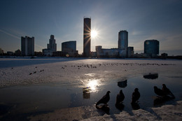 Мы думали это весна, а это оттепель / Екатеринбург вид с Олимпийской набережной