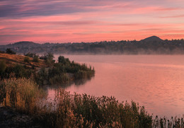 Утро Донецкое / Туманный розовый рассвет на берегу реки Кальмиус. Донецк, наши дни...
http://www.youtube.com/watch?v=REa0UN3yz9A&amp;list=RDREa0UN3yz9A&amp;nohtml5=False#t=6