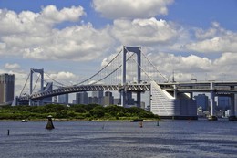 Радужный мост / Радужный мост в Токио - висячий мост через северный Токийский залив, соединяющий верфь в Сибаура с островом Одайба.