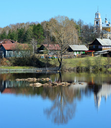 Далеко от Москвы ... / Глубинка. Весна, половодье ...