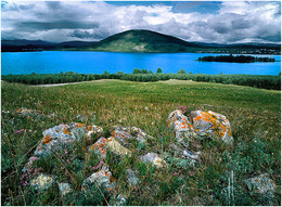 Озеро Аушкуль / Аушкуль - озеро на южном Урале.На заднем плане гора Ауштау