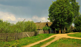 деревенская весна / весна, деревня, перед дождем, грозовые облака