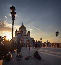 Музыкант на мосту / На Патриаршем мосту.